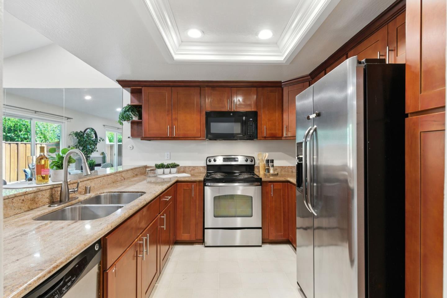 Detail Gallery Image 8 of 43 For 20173 Northcrest Sq, Cupertino,  CA 95014 - 2 Beds | 2 Baths