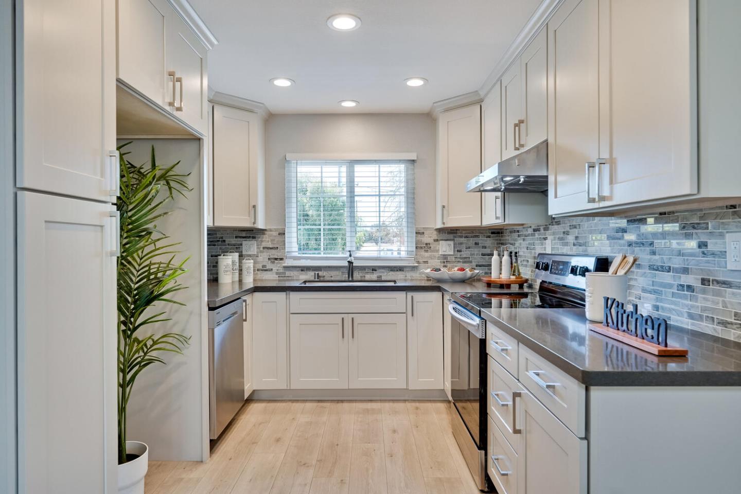 Detail Gallery Image 6 of 24 For 1607 Kennedy Dr, Milpitas,  CA 95035 - 4 Beds | 2 Baths