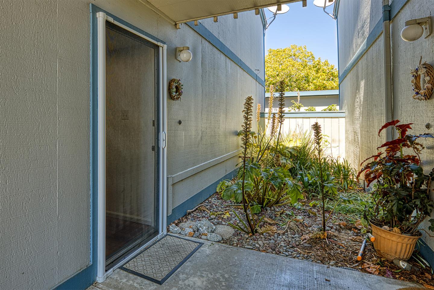 Detail Gallery Image 3 of 22 For 1925 46th Ave #121,  Capitola,  CA 95010 - 2 Beds | 1 Baths