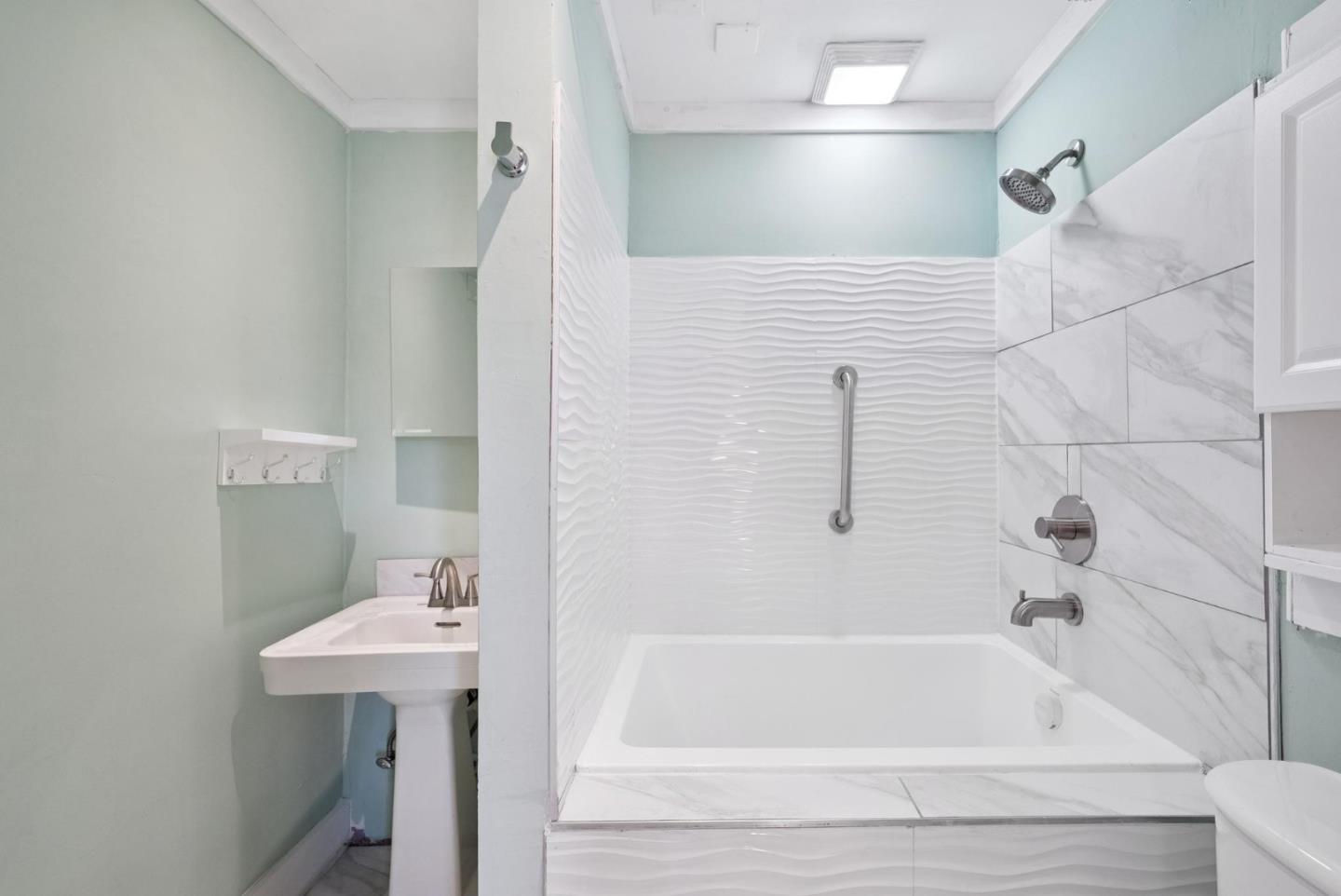 Detail Gallery Image 10 of 14 For 502 Vermont Ave #B,  Moss Beach,  CA 94038 - 2 Beds | 2 Baths