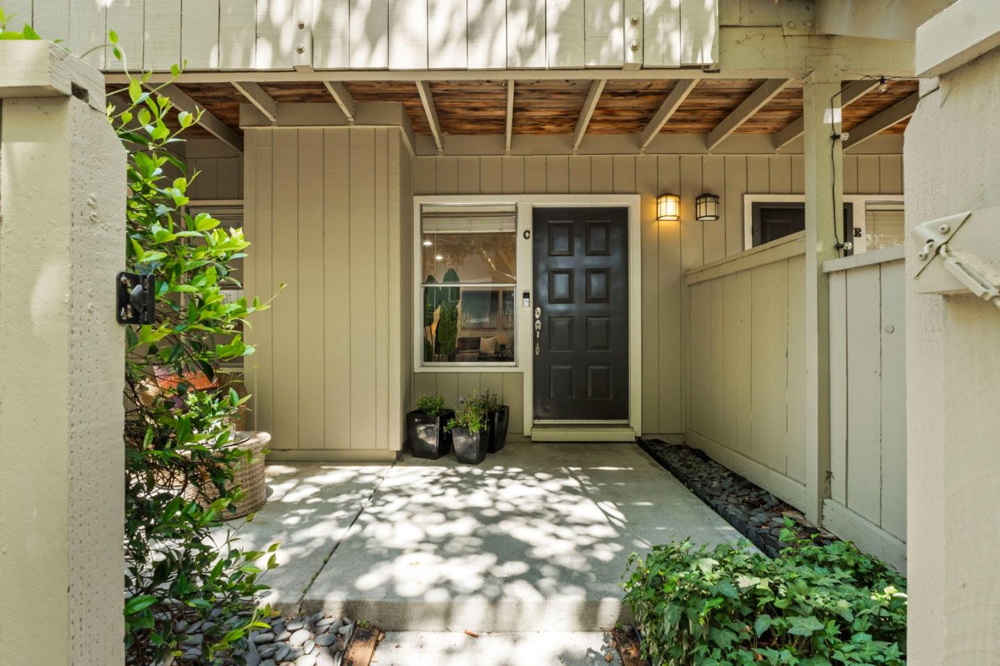 Detail Gallery Image 3 of 37 For 903 Apricot Ave #C,  Campbell,  CA 95008 - 2 Beds | 2 Baths
