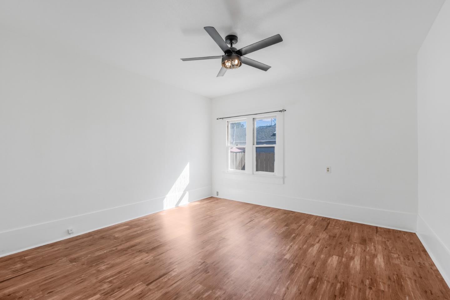 Detail Gallery Image 13 of 27 For 1511 W Tulare Ave, Newman,  CA 95360 - 3 Beds | 2 Baths