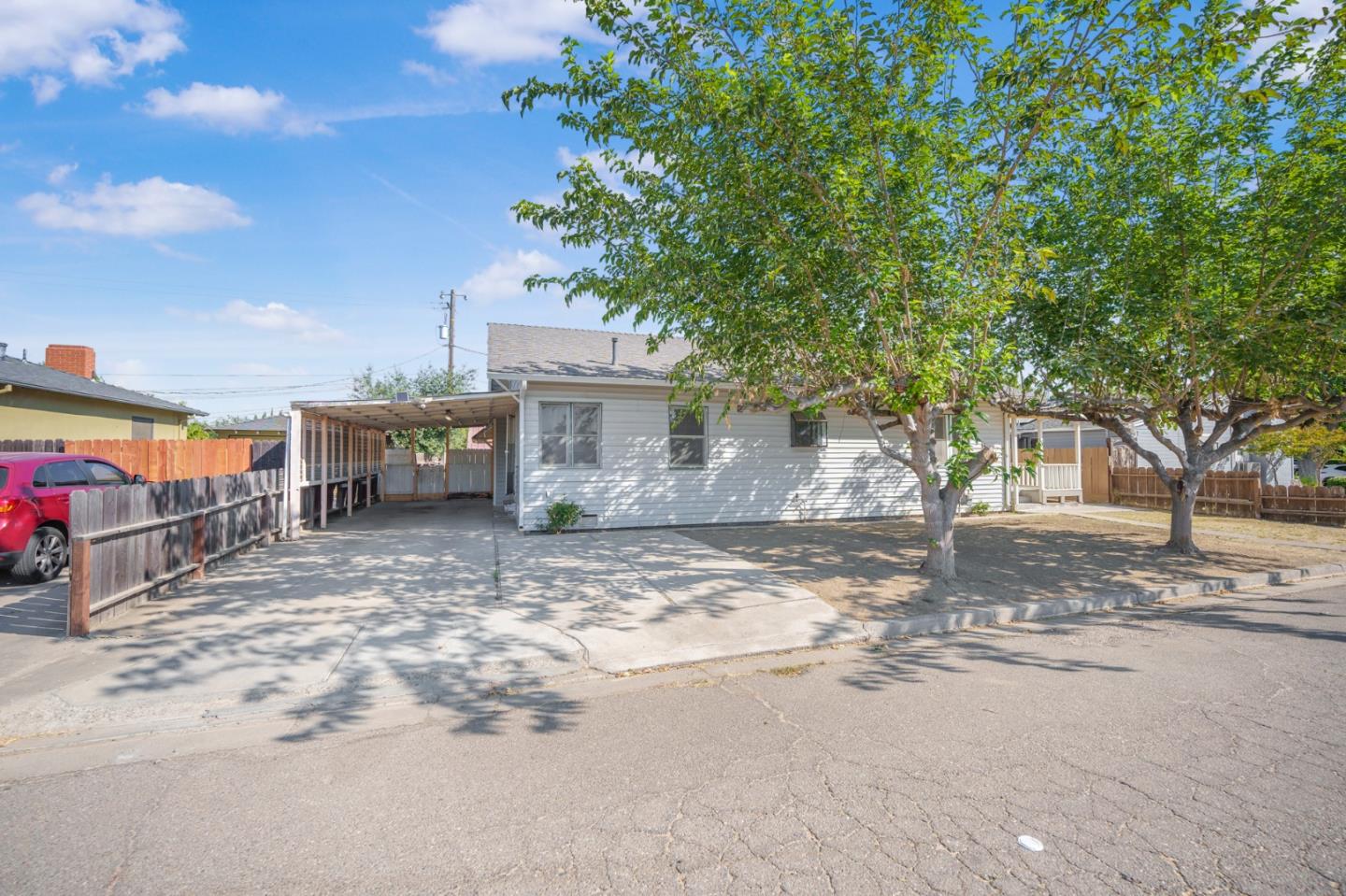Detail Gallery Image 2 of 27 For 1511 W Tulare Ave, Newman,  CA 95360 - 3 Beds | 2 Baths