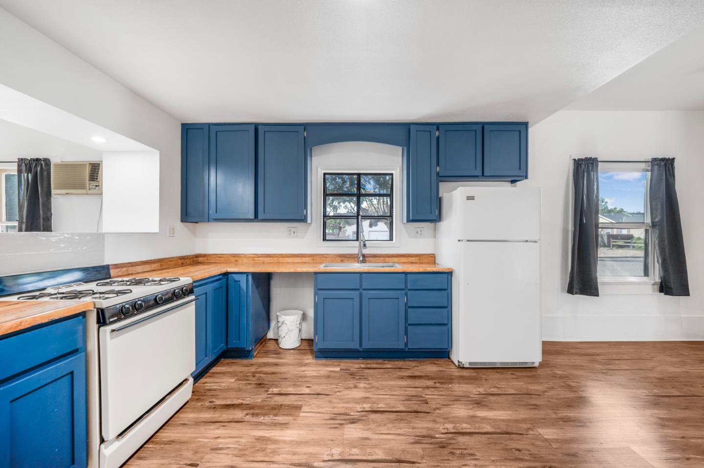 Detail Gallery Image 3 of 27 For 1511 W Tulare Ave, Newman,  CA 95360 - 3 Beds | 2 Baths
