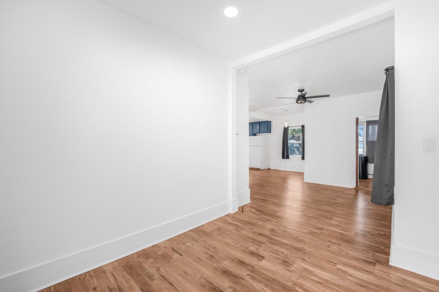Detail Gallery Image 6 of 27 For 1511 W Tulare Ave, Newman,  CA 95360 - 3 Beds | 2 Baths