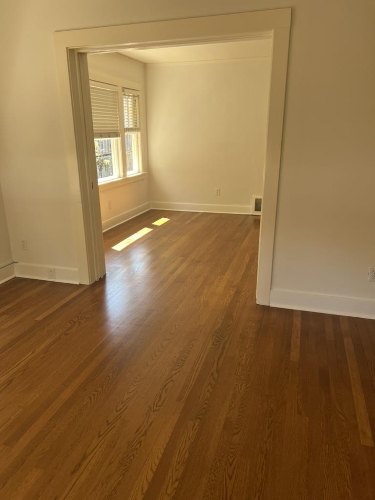 Detail Gallery Image 5 of 10 For 716 Oak Grove Ave, Menlo Park,  CA 94025 - – Beds | – Baths