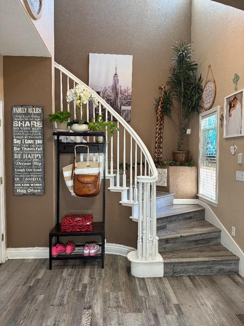 Detail Gallery Image 12 of 29 For 5593 Cedar Garden Ct, San Jose,  CA 95123 - 3 Beds | 2/1 Baths