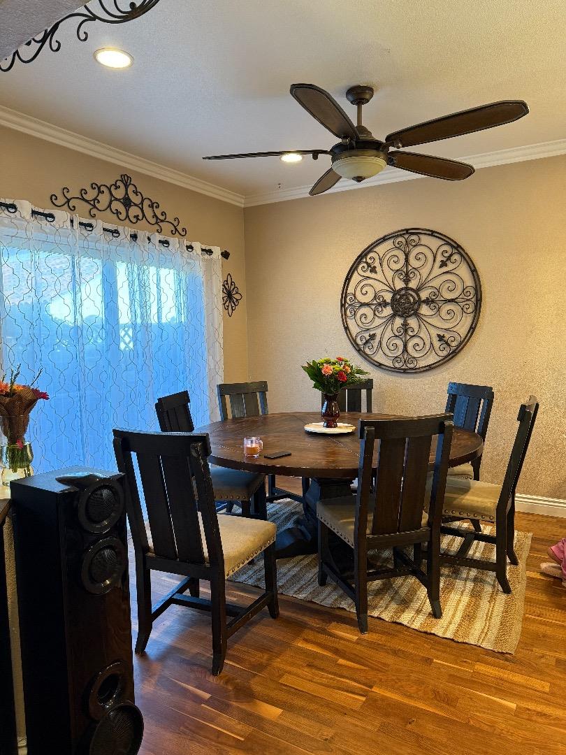 Detail Gallery Image 13 of 29 For 5593 Cedar Garden Ct, San Jose,  CA 95123 - 3 Beds | 2/1 Baths