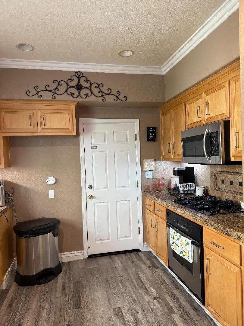 Detail Gallery Image 15 of 29 For 5593 Cedar Garden Ct, San Jose,  CA 95123 - 3 Beds | 2/1 Baths
