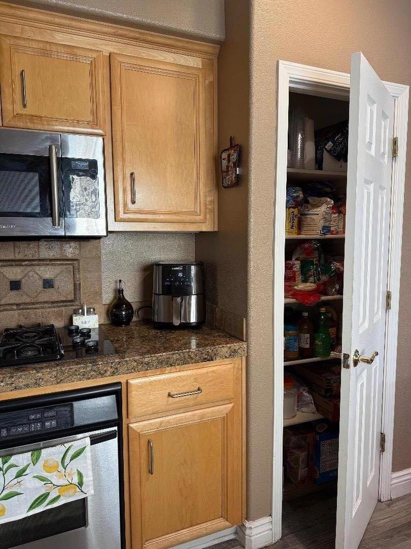 Detail Gallery Image 16 of 29 For 5593 Cedar Garden Ct, San Jose,  CA 95123 - 3 Beds | 2/1 Baths