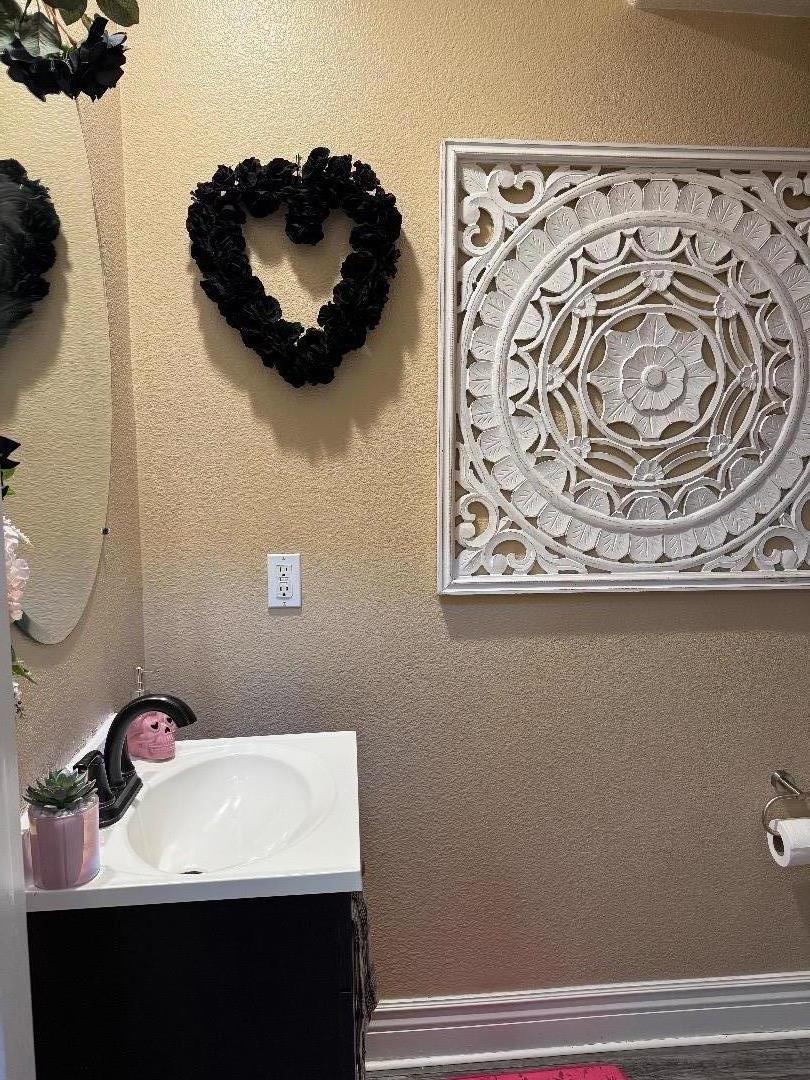 Detail Gallery Image 17 of 29 For 5593 Cedar Garden Ct, San Jose,  CA 95123 - 3 Beds | 2/1 Baths