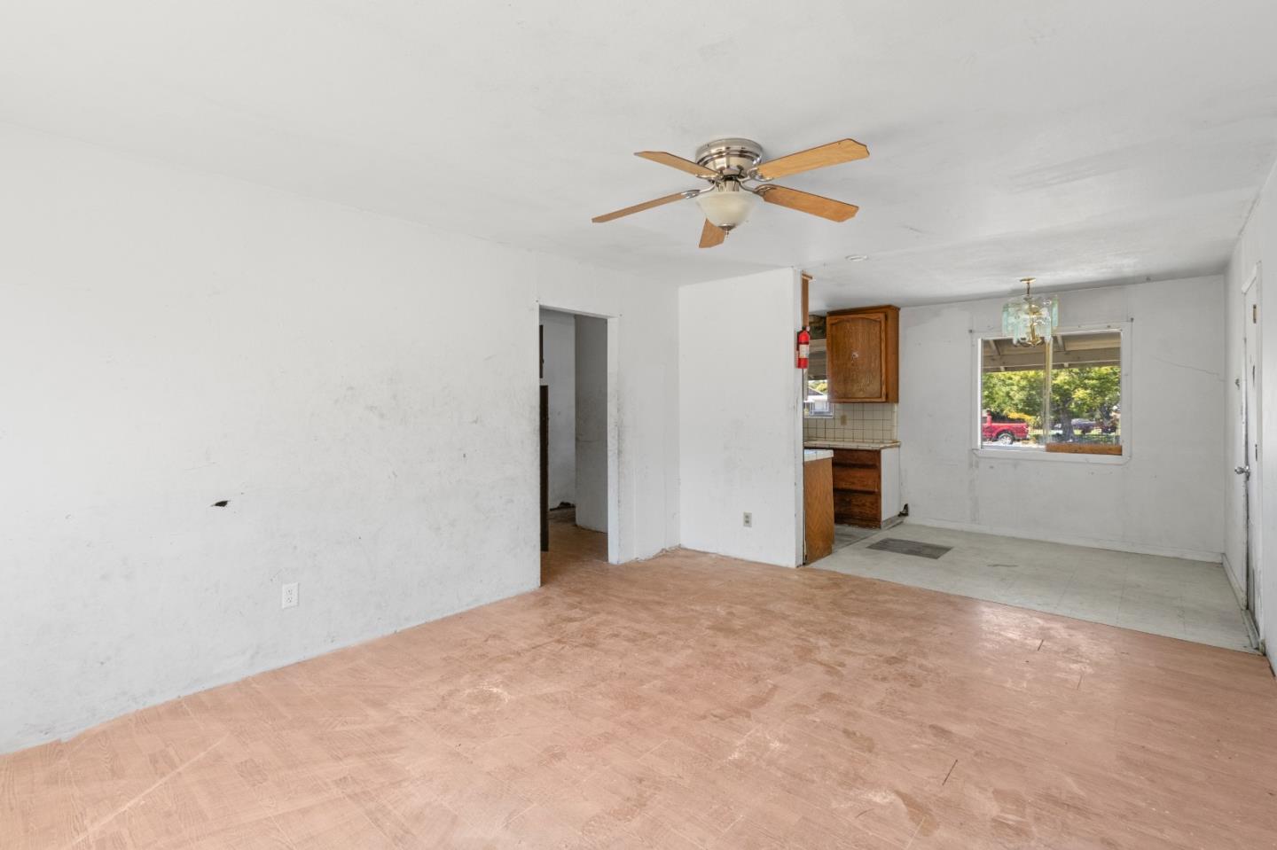 Detail Gallery Image 12 of 33 For 7541 19th St, Sacramento,  CA 95822 - 3 Beds | 1 Baths