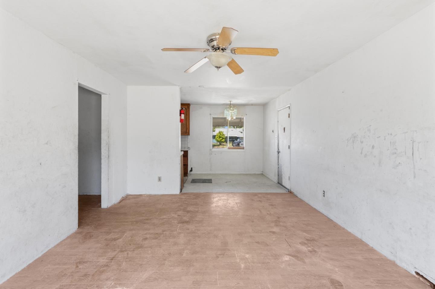 Detail Gallery Image 13 of 33 For 7541 19th St, Sacramento,  CA 95822 - 3 Beds | 1 Baths