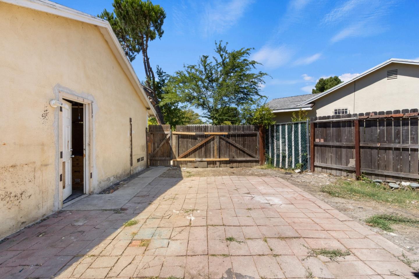 Detail Gallery Image 2 of 33 For 7541 19th St, Sacramento,  CA 95822 - 3 Beds | 1 Baths