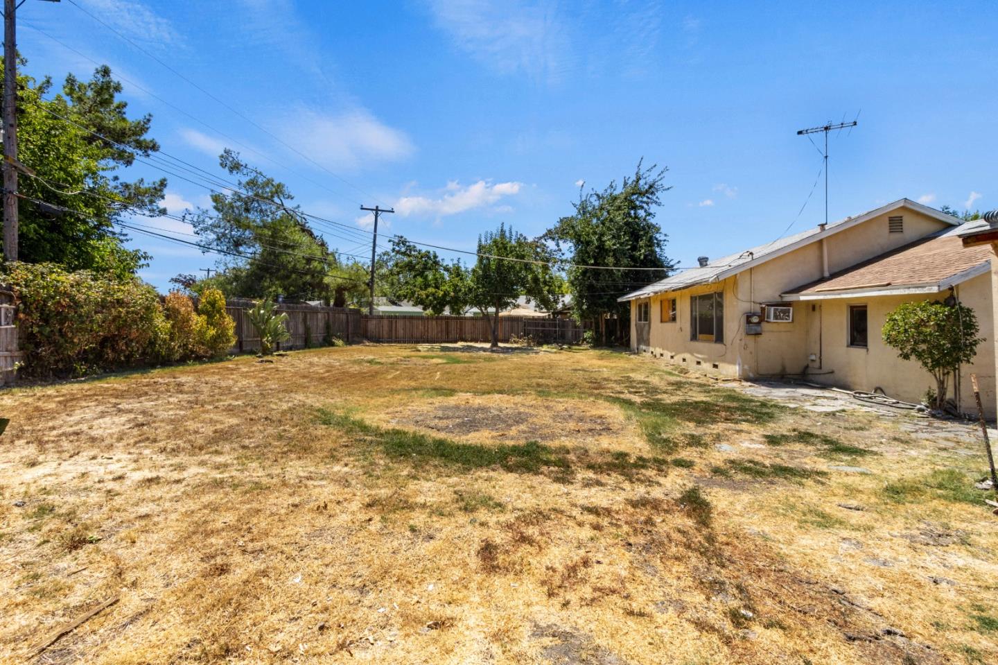 Detail Gallery Image 33 of 33 For 7541 19th St, Sacramento,  CA 95822 - 3 Beds | 1 Baths