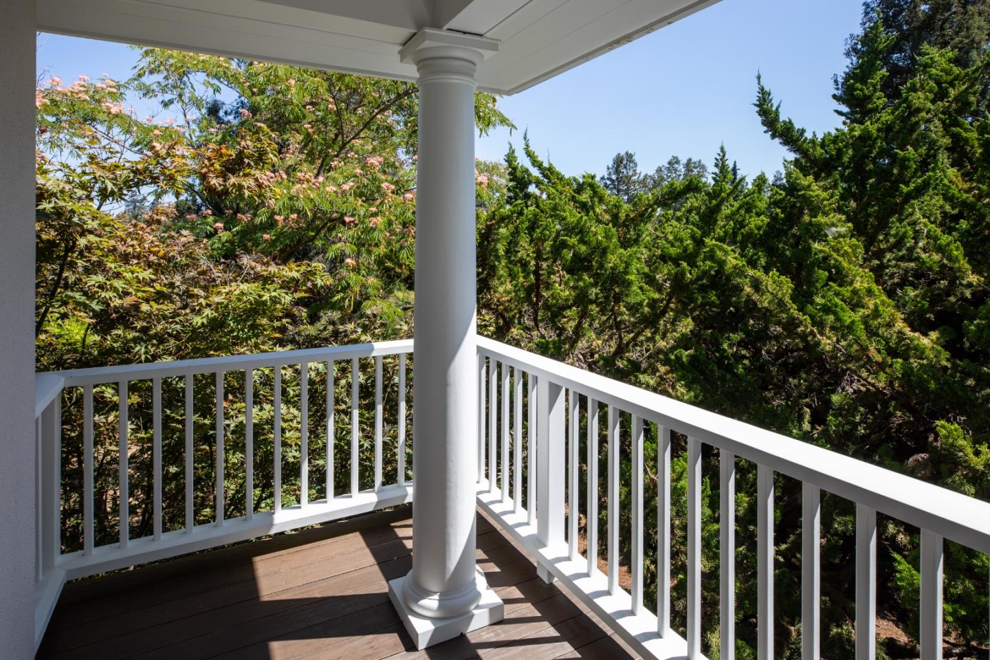 Detail Gallery Image 10 of 41 For 13801 Templeton Pl, Los Altos,  CA 94022 - 4 Beds | 4/1 Baths