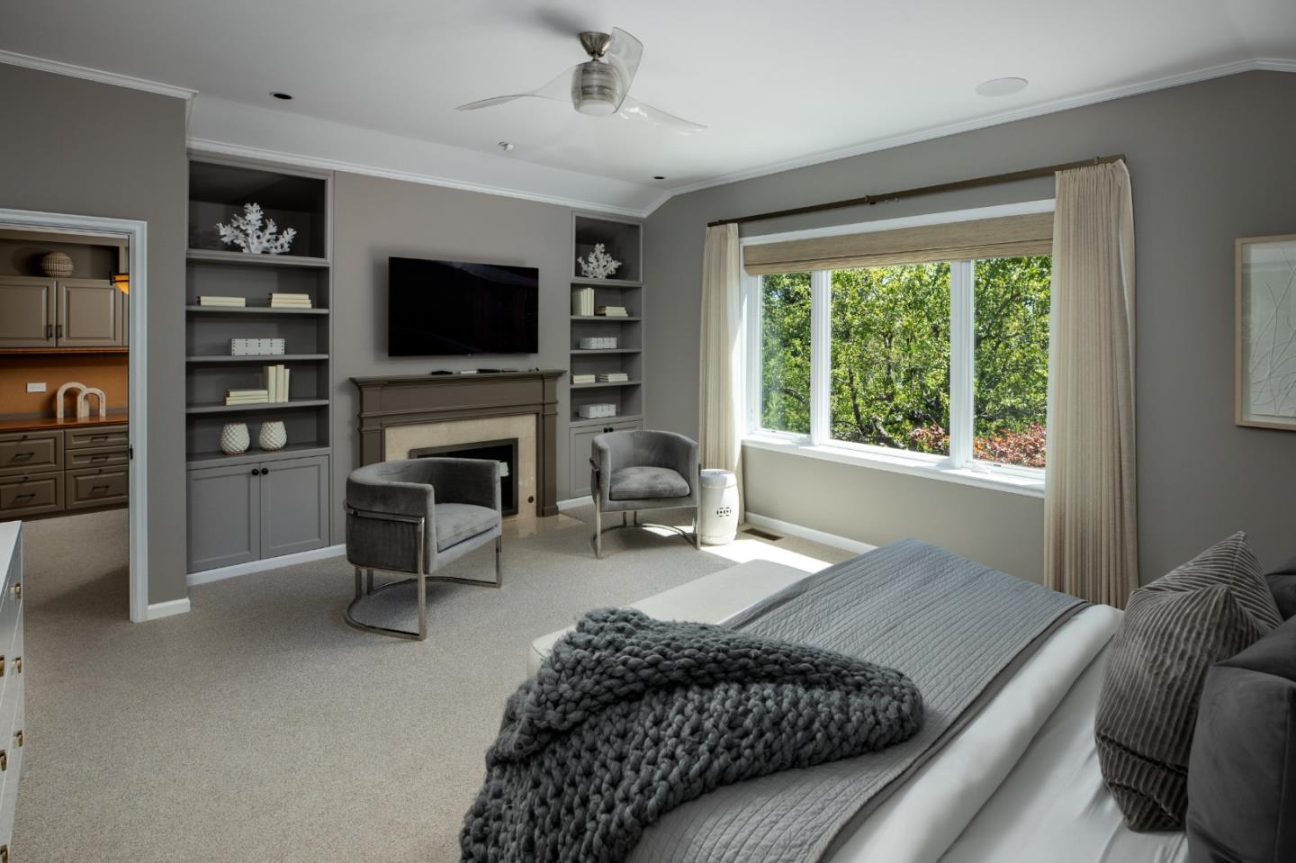 Detail Gallery Image 15 of 41 For 13801 Templeton Pl, Los Altos,  CA 94022 - 4 Beds | 4/1 Baths