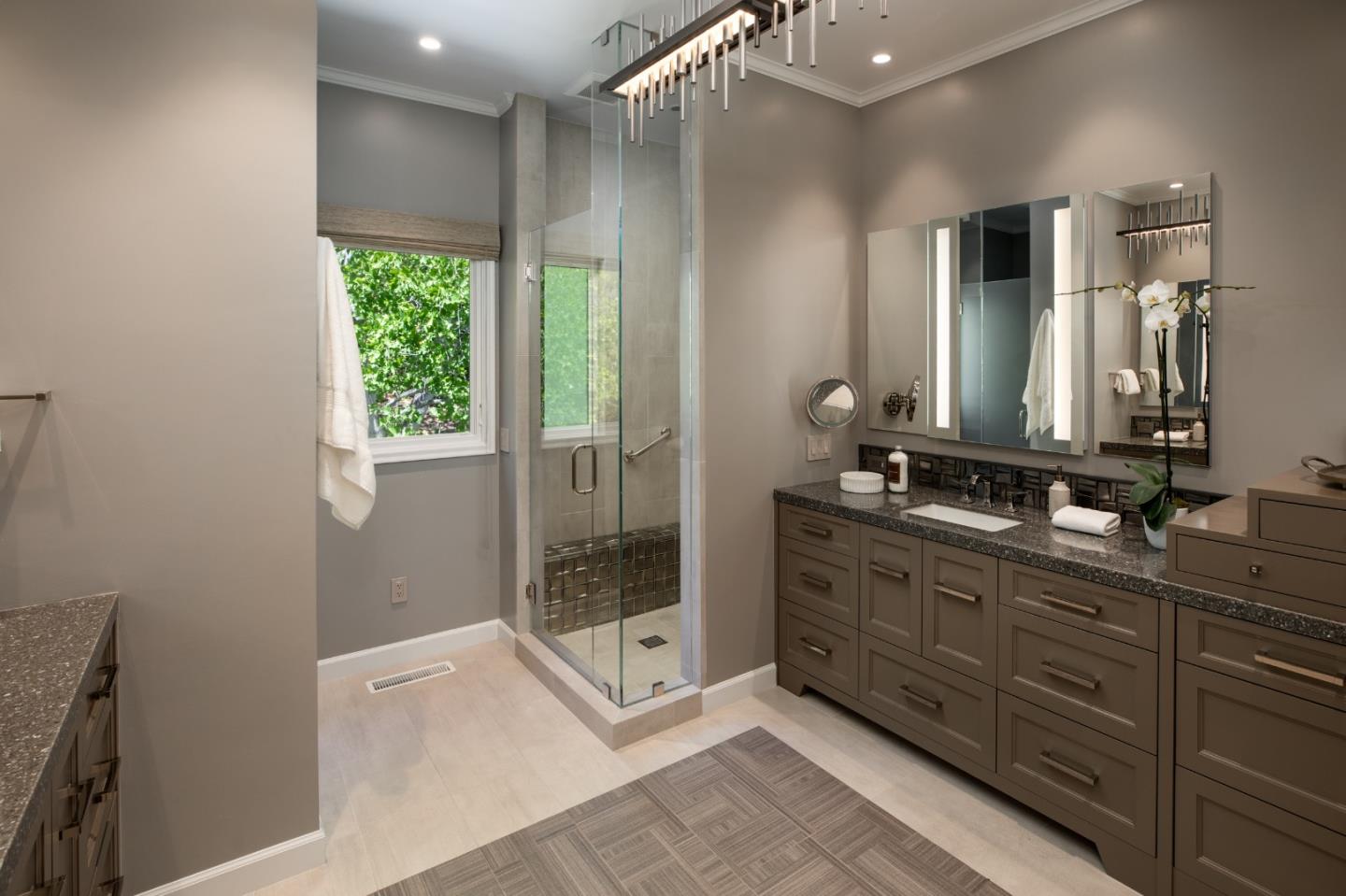 Detail Gallery Image 16 of 41 For 13801 Templeton Pl, Los Altos,  CA 94022 - 4 Beds | 4/1 Baths