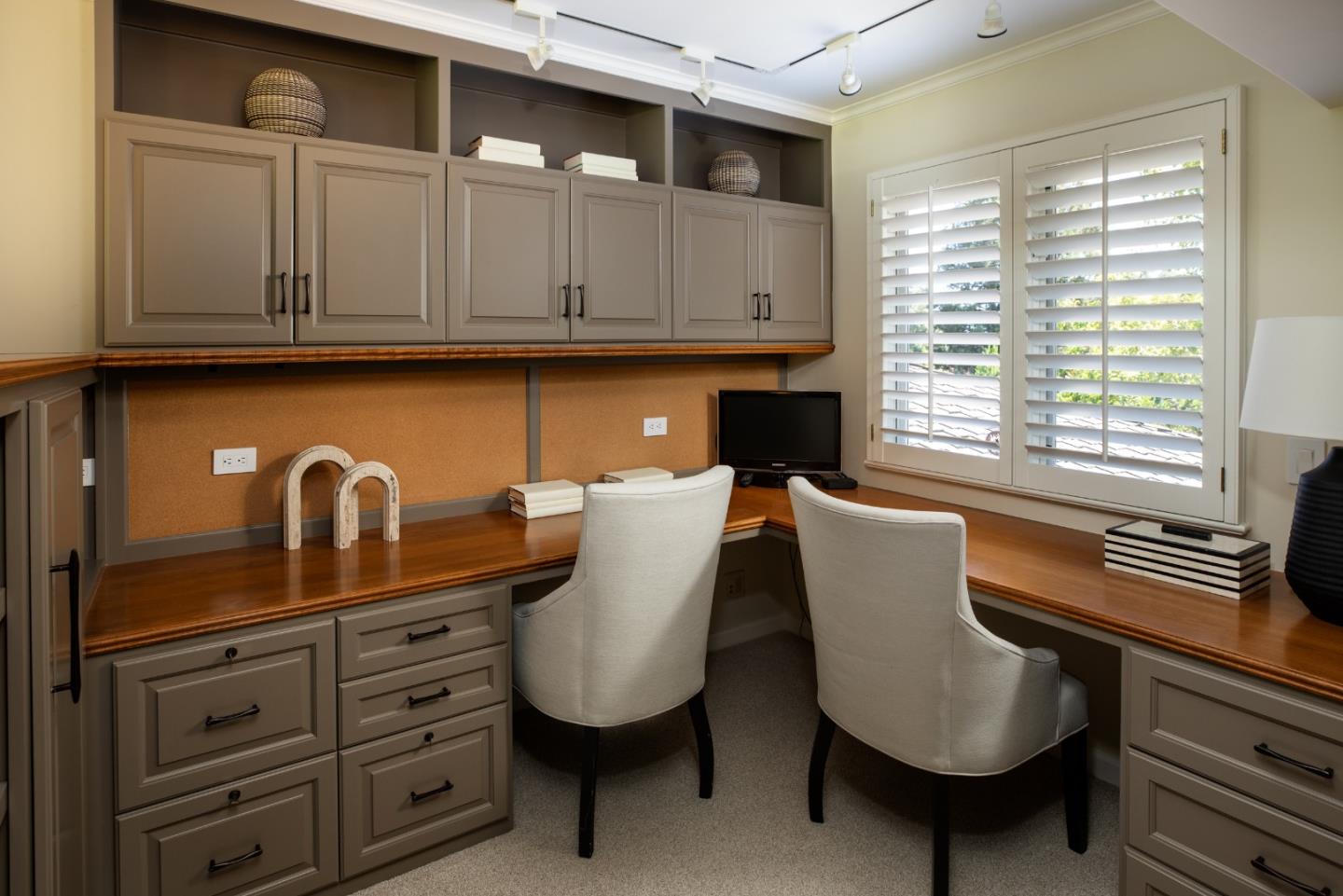 Detail Gallery Image 18 of 41 For 13801 Templeton Pl, Los Altos,  CA 94022 - 4 Beds | 4/1 Baths