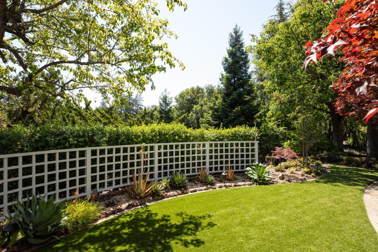 Detail Gallery Image 2 of 41 For 13801 Templeton Pl, Los Altos,  CA 94022 - 4 Beds | 4/1 Baths