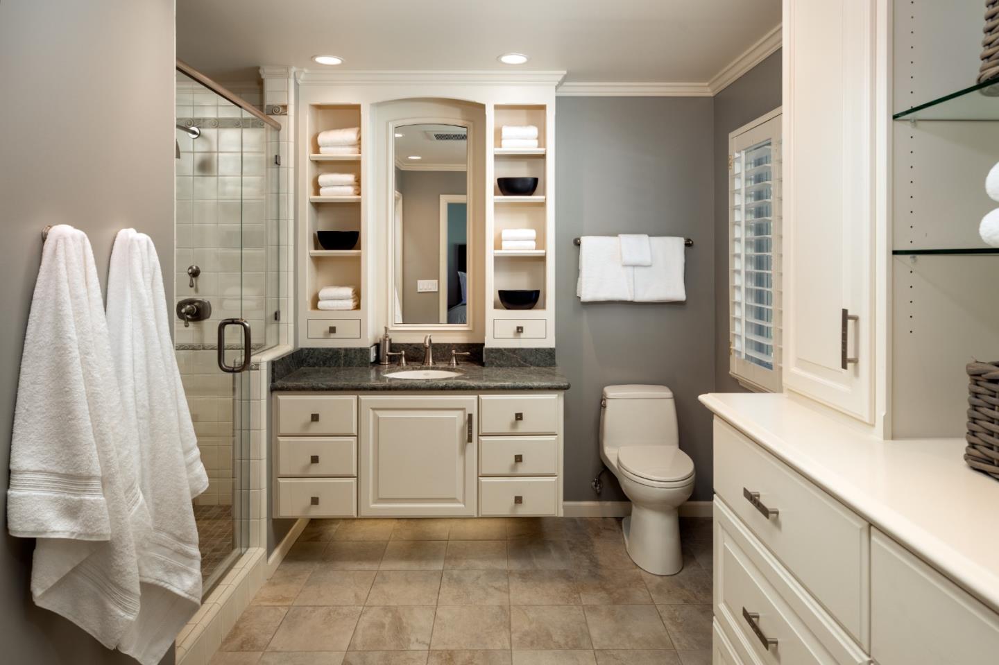 Detail Gallery Image 20 of 41 For 13801 Templeton Pl, Los Altos,  CA 94022 - 4 Beds | 4/1 Baths