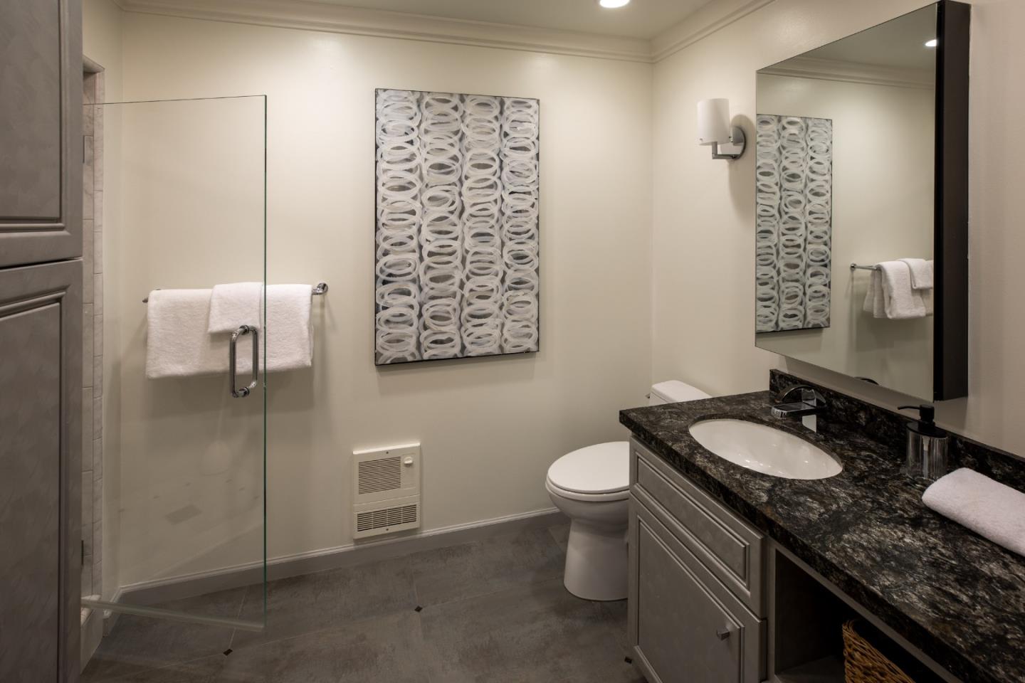 Detail Gallery Image 27 of 41 For 13801 Templeton Pl, Los Altos,  CA 94022 - 4 Beds | 4/1 Baths