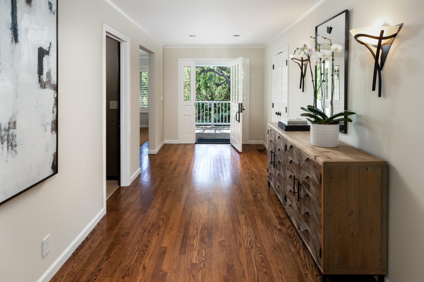 Detail Gallery Image 4 of 41 For 13801 Templeton Pl, Los Altos,  CA 94022 - 4 Beds | 4/1 Baths