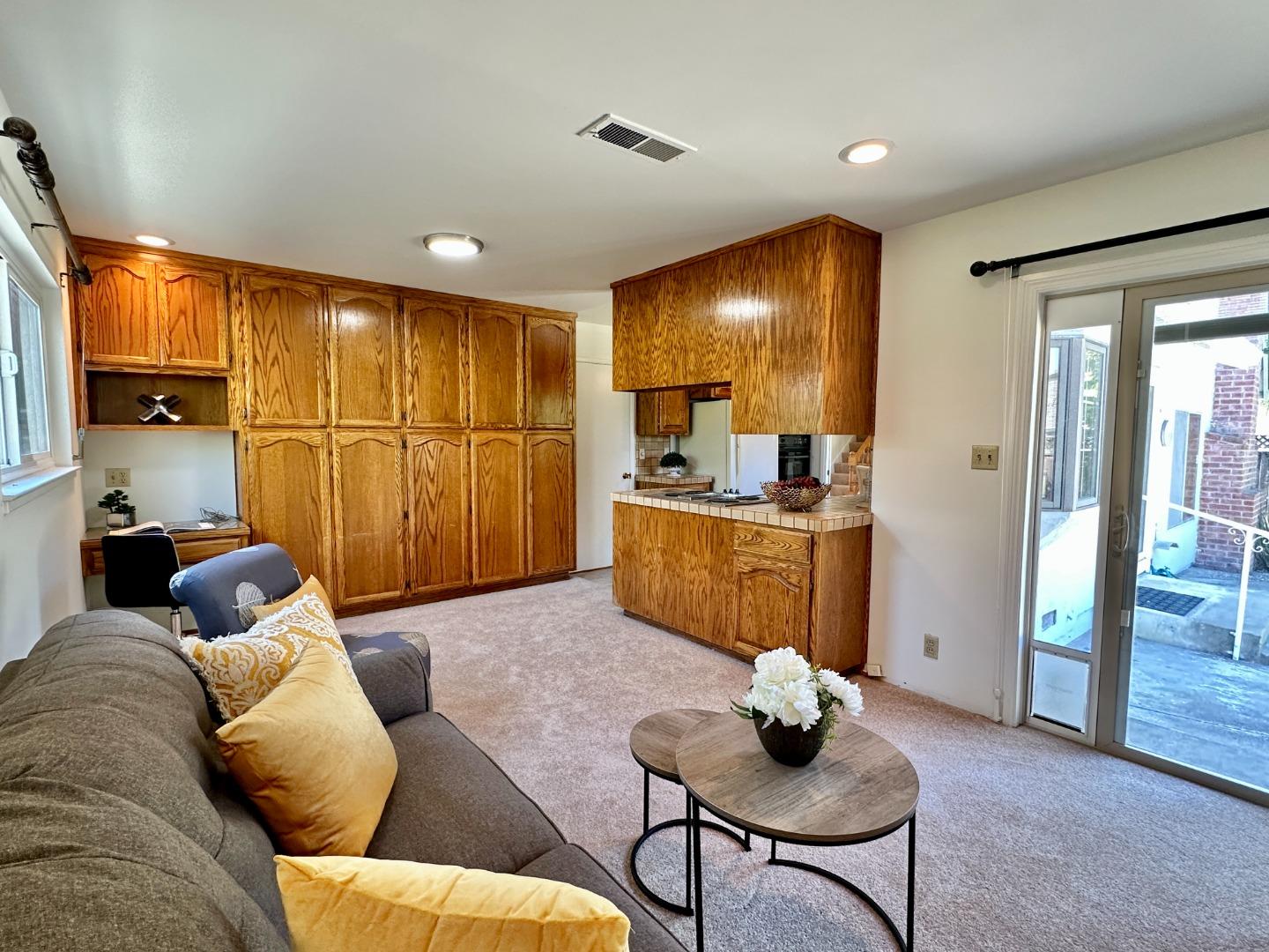 Detail Gallery Image 14 of 29 For 811 Peekskill Dr, Sunnyvale,  CA 94087 - 4 Beds | 2 Baths