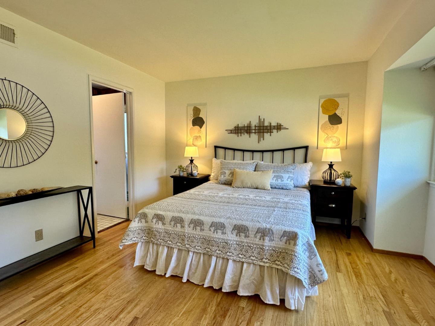 Detail Gallery Image 16 of 29 For 811 Peekskill Dr, Sunnyvale,  CA 94087 - 4 Beds | 2 Baths