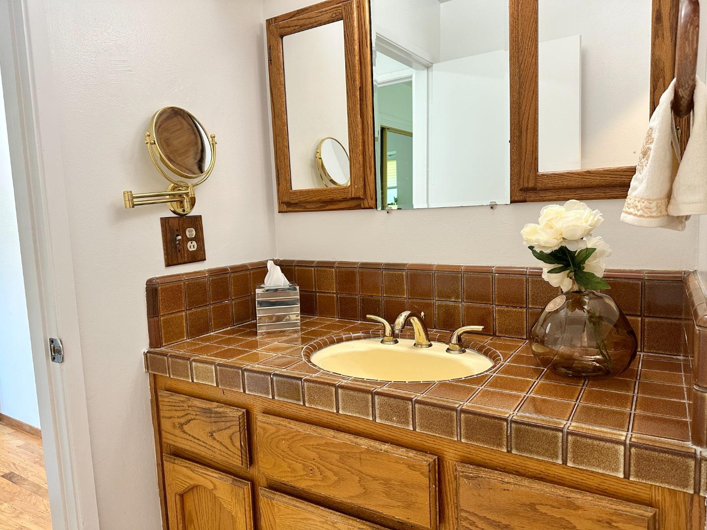 Detail Gallery Image 17 of 29 For 811 Peekskill Dr, Sunnyvale,  CA 94087 - 4 Beds | 2 Baths