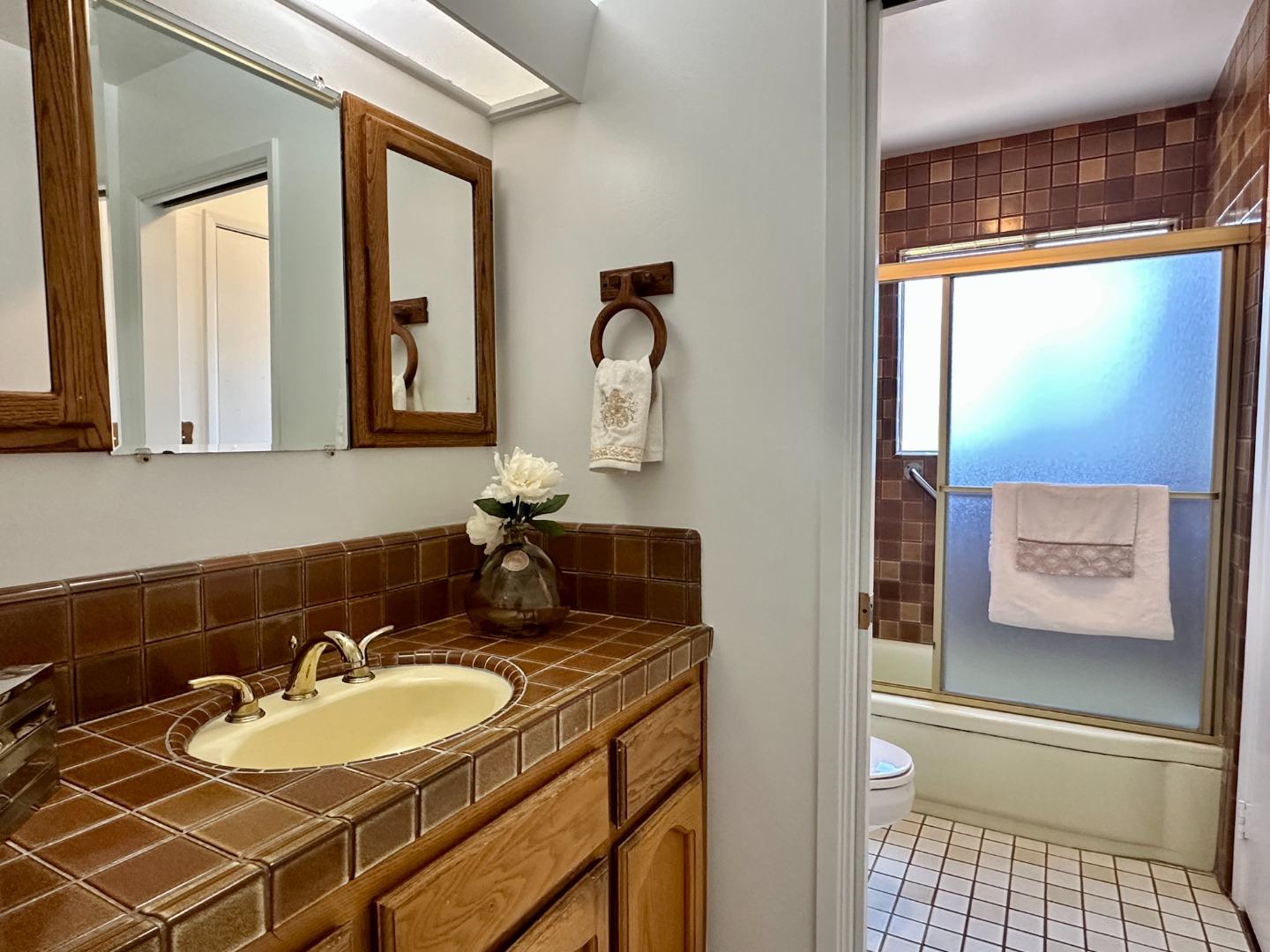 Detail Gallery Image 18 of 29 For 811 Peekskill Dr, Sunnyvale,  CA 94087 - 4 Beds | 2 Baths