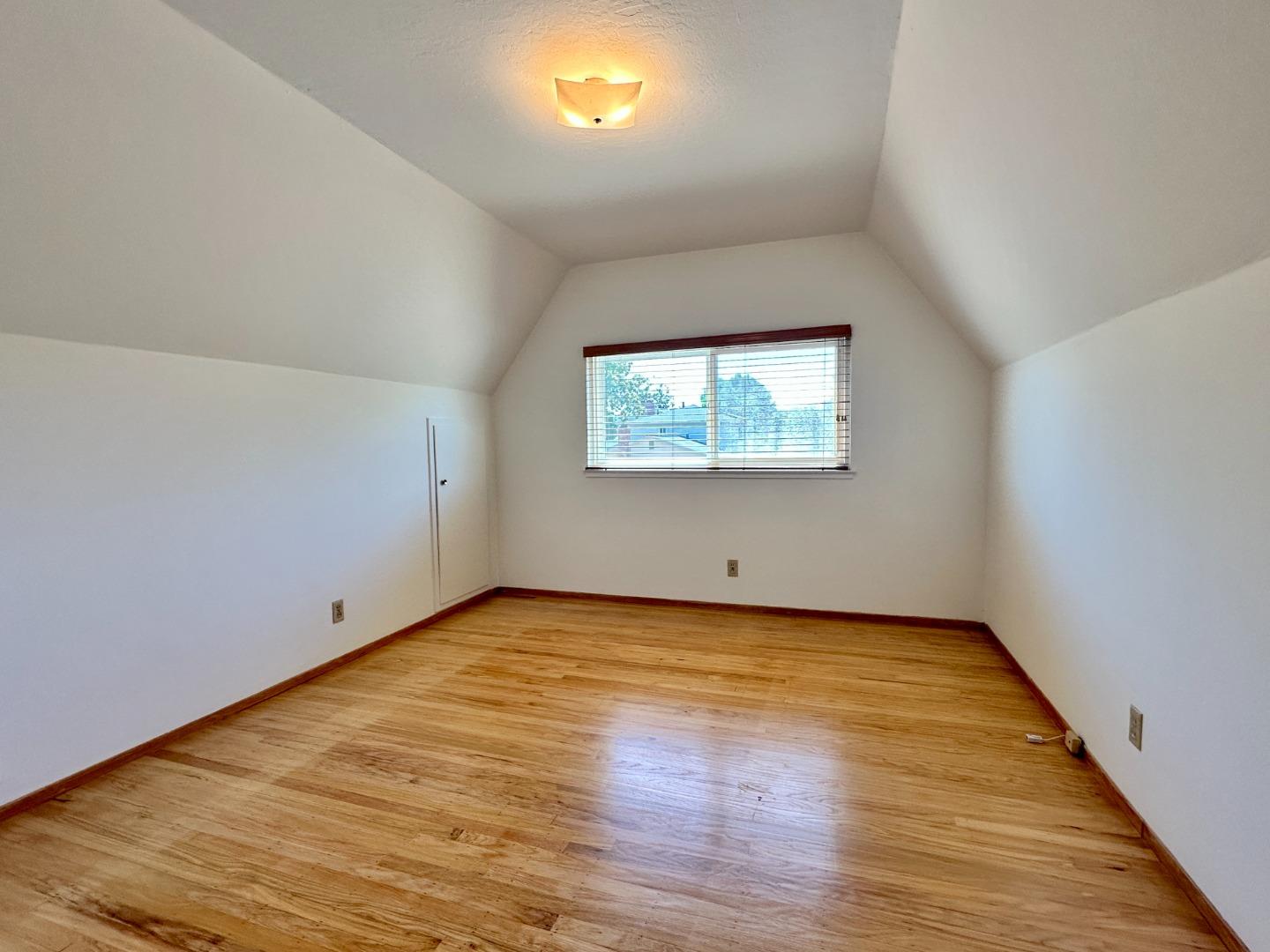 Detail Gallery Image 22 of 29 For 811 Peekskill Dr, Sunnyvale,  CA 94087 - 4 Beds | 2 Baths