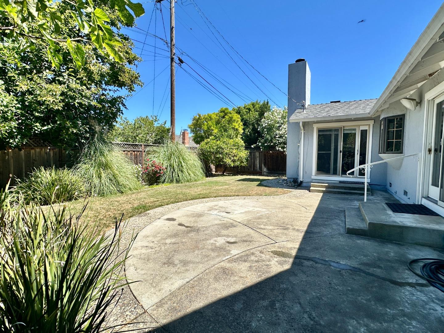 Detail Gallery Image 27 of 29 For 811 Peekskill Dr, Sunnyvale,  CA 94087 - 4 Beds | 2 Baths