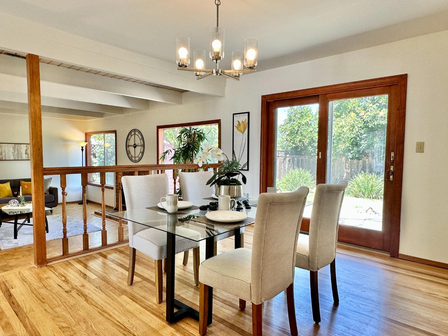 Detail Gallery Image 5 of 29 For 811 Peekskill Dr, Sunnyvale,  CA 94087 - 4 Beds | 2 Baths