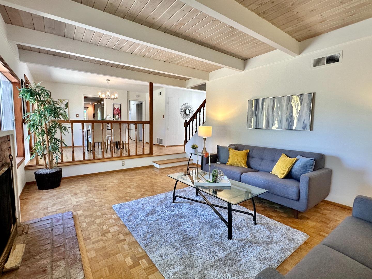 Detail Gallery Image 7 of 29 For 811 Peekskill Dr, Sunnyvale,  CA 94087 - 4 Beds | 2 Baths