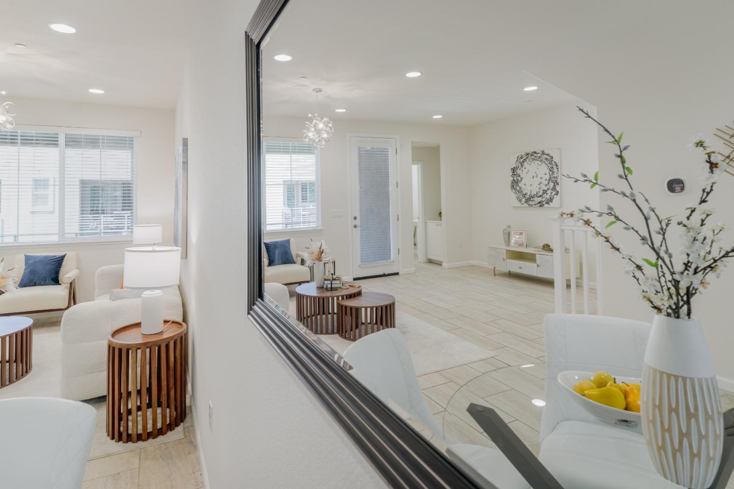Detail Gallery Image 18 of 56 For 862 White Moonstone Loop, San Jose,  CA 95123 - 3 Beds | 3/1 Baths