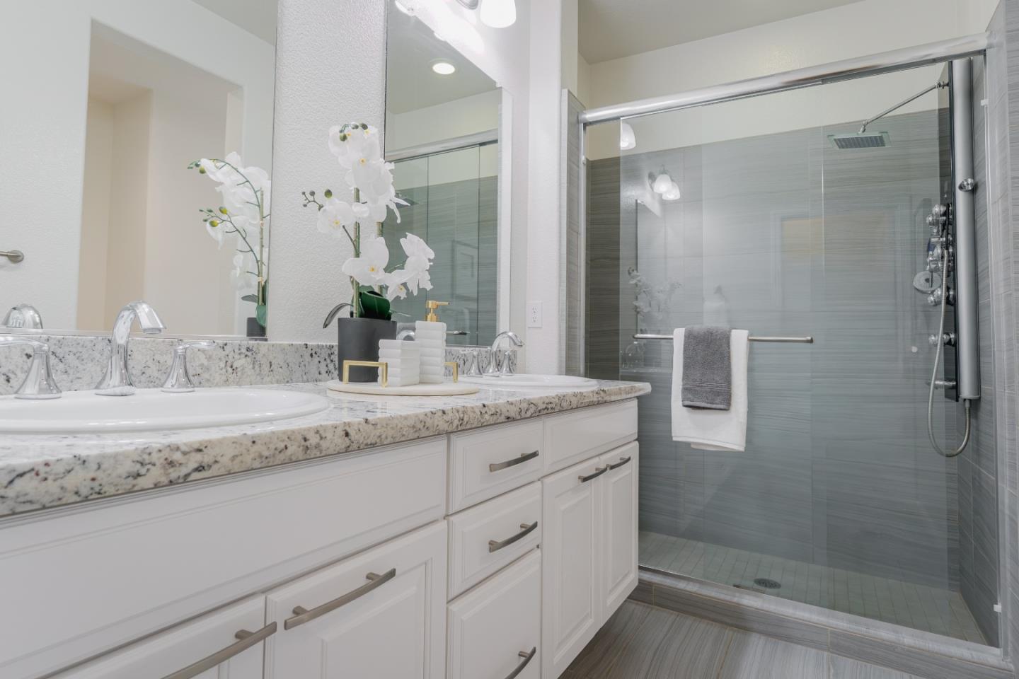 Detail Gallery Image 34 of 56 For 862 White Moonstone Loop, San Jose,  CA 95123 - 3 Beds | 3/1 Baths