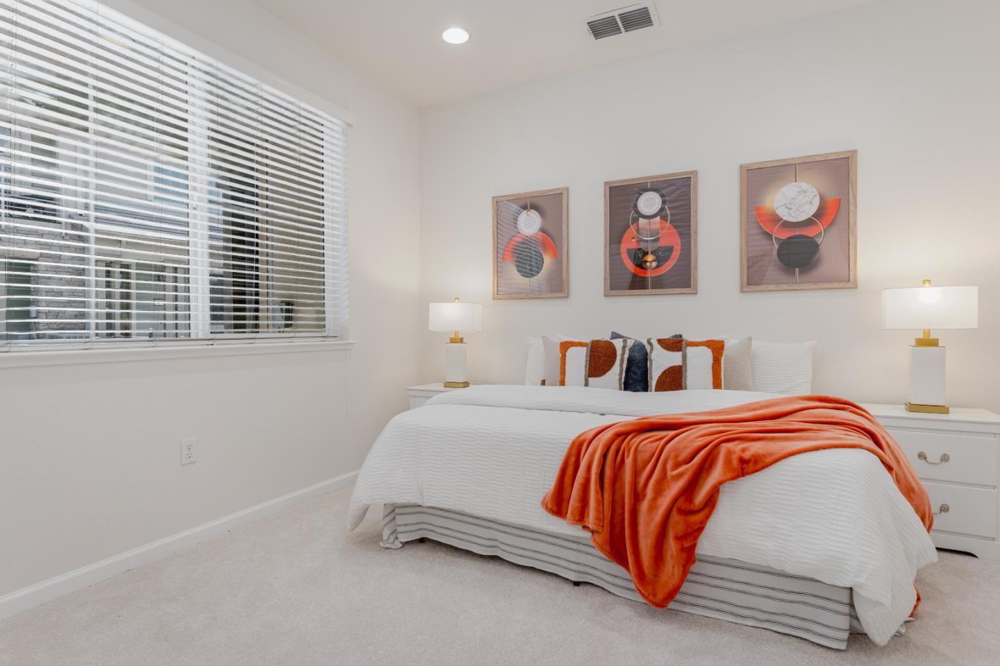 Detail Gallery Image 4 of 56 For 862 White Moonstone Loop, San Jose,  CA 95123 - 3 Beds | 3/1 Baths