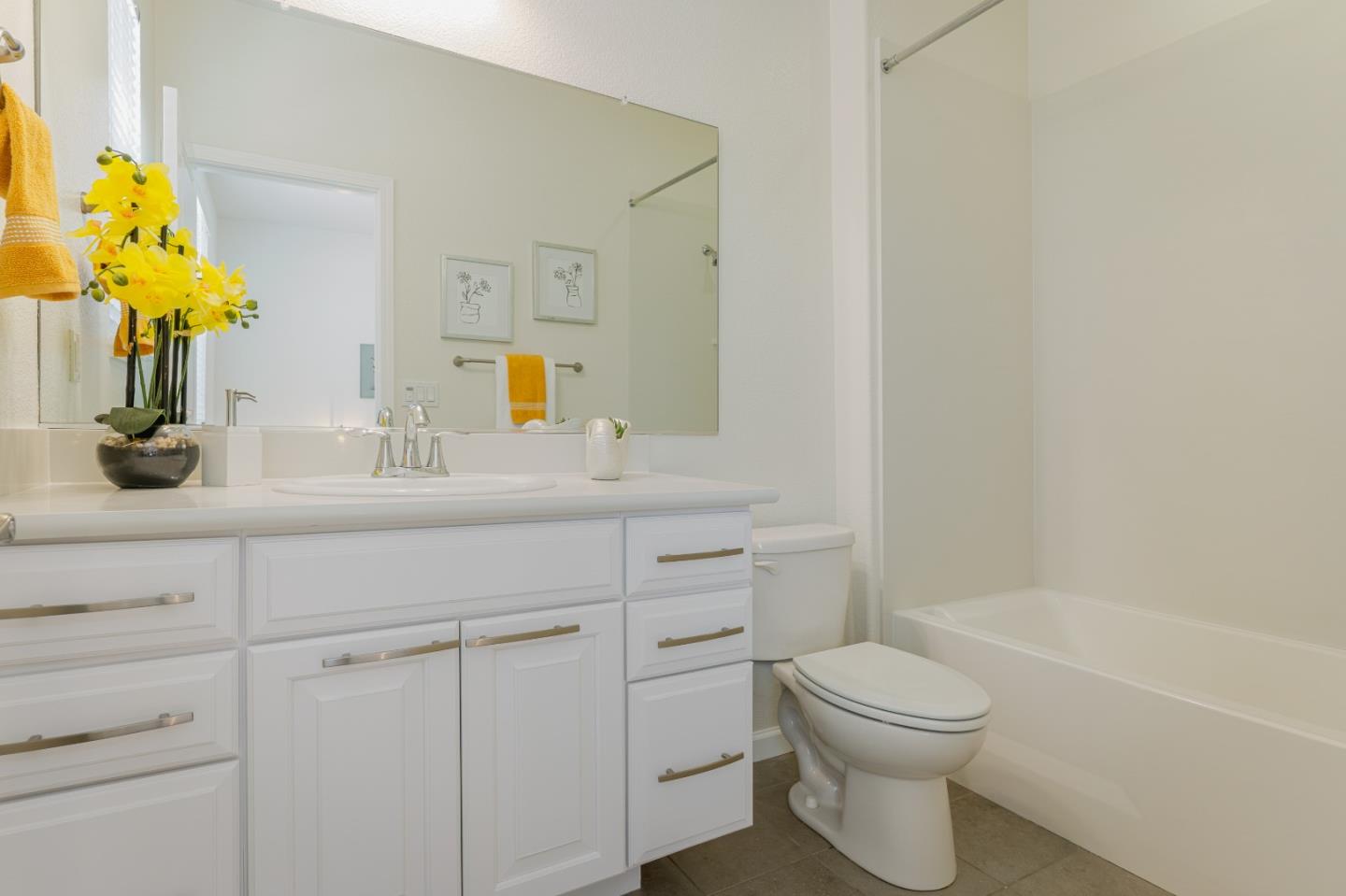 Detail Gallery Image 7 of 56 For 862 White Moonstone Loop, San Jose,  CA 95123 - 3 Beds | 3/1 Baths