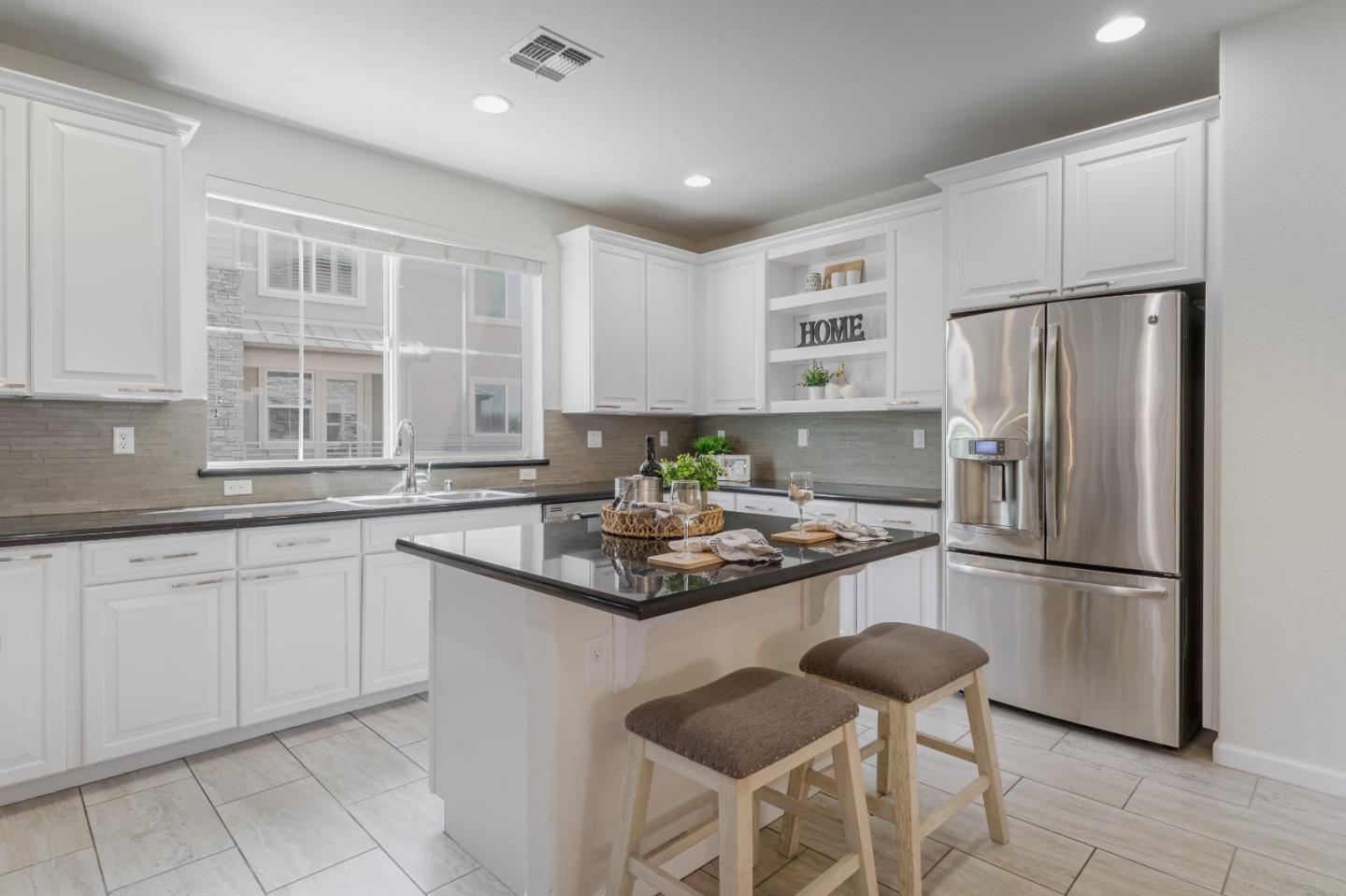 Detail Gallery Image 9 of 56 For 862 White Moonstone Loop, San Jose,  CA 95123 - 3 Beds | 3/1 Baths