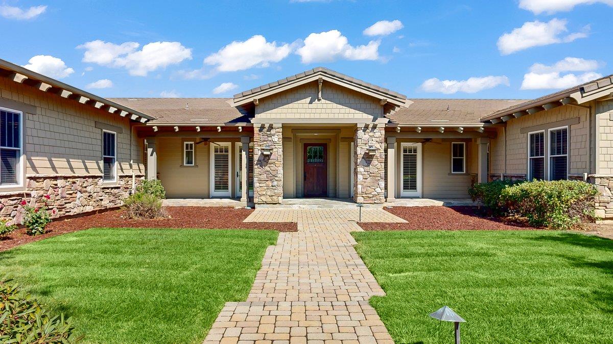 Detail Gallery Image 2 of 86 For 286 Mountain Laurel Ln, Los Gatos,  CA 95032 - 6 Beds | 5/1 Baths