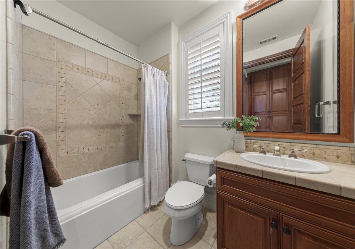 Detail Gallery Image 22 of 86 For 286 Mountain Laurel Ln, Los Gatos,  CA 95032 - 6 Beds | 5/1 Baths