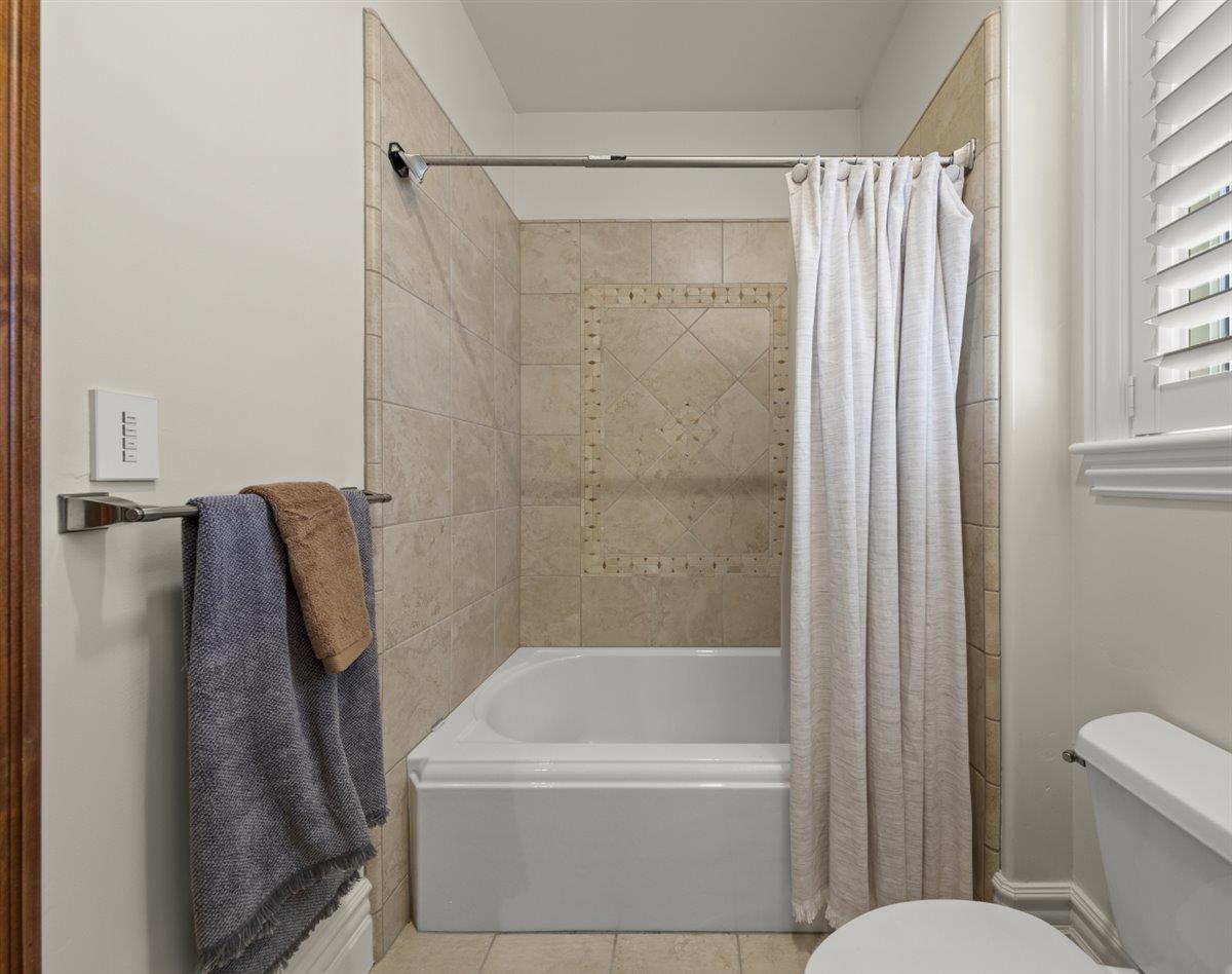 Detail Gallery Image 24 of 86 For 286 Mountain Laurel Ln, Los Gatos,  CA 95032 - 6 Beds | 5/1 Baths