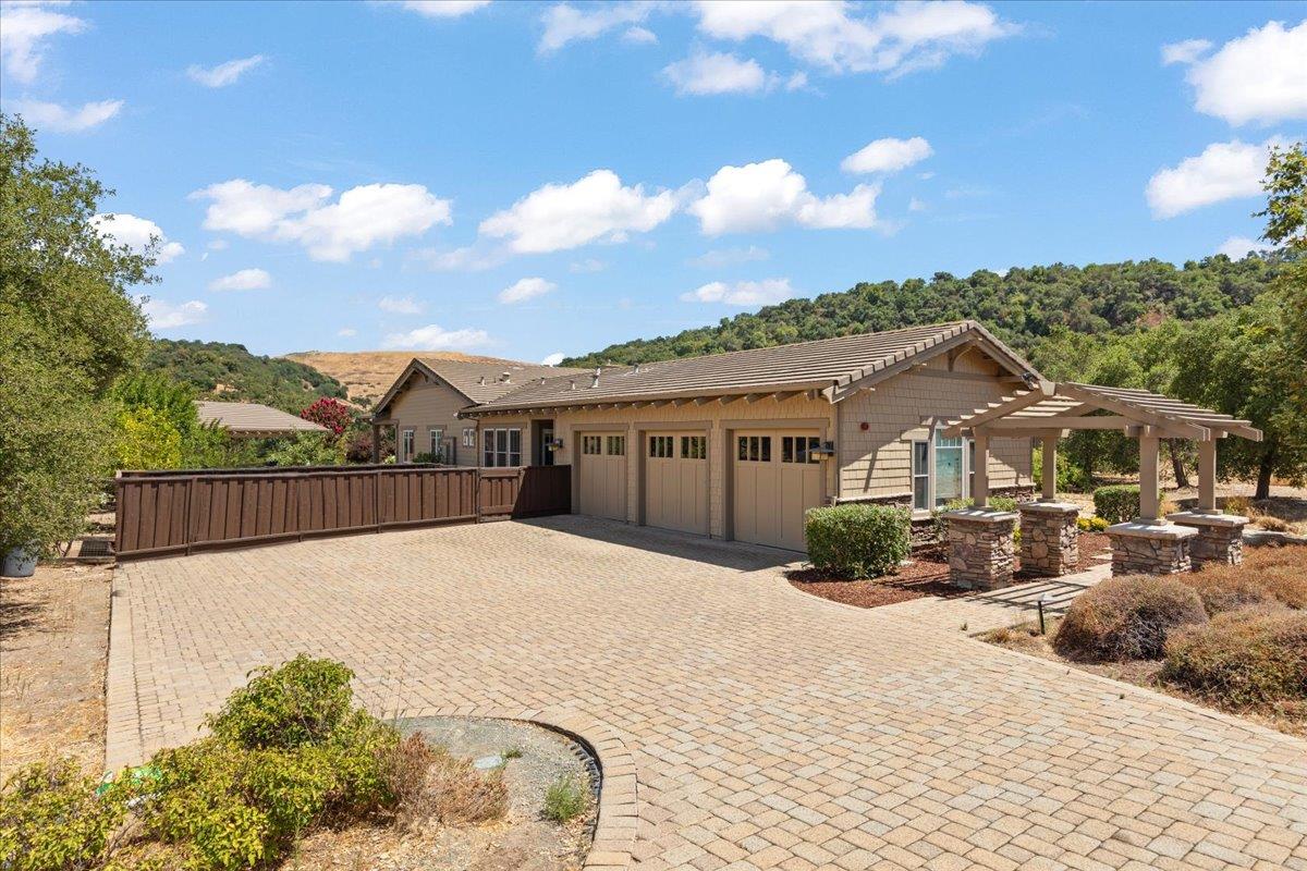 Detail Gallery Image 3 of 86 For 286 Mountain Laurel Ln, Los Gatos,  CA 95032 - 6 Beds | 5/1 Baths