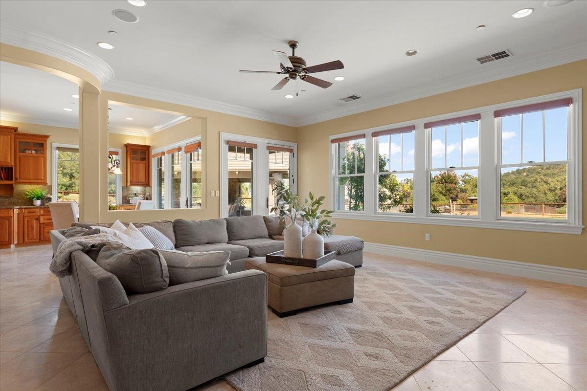 Detail Gallery Image 45 of 86 For 286 Mountain Laurel Ln, Los Gatos,  CA 95032 - 6 Beds | 5/1 Baths