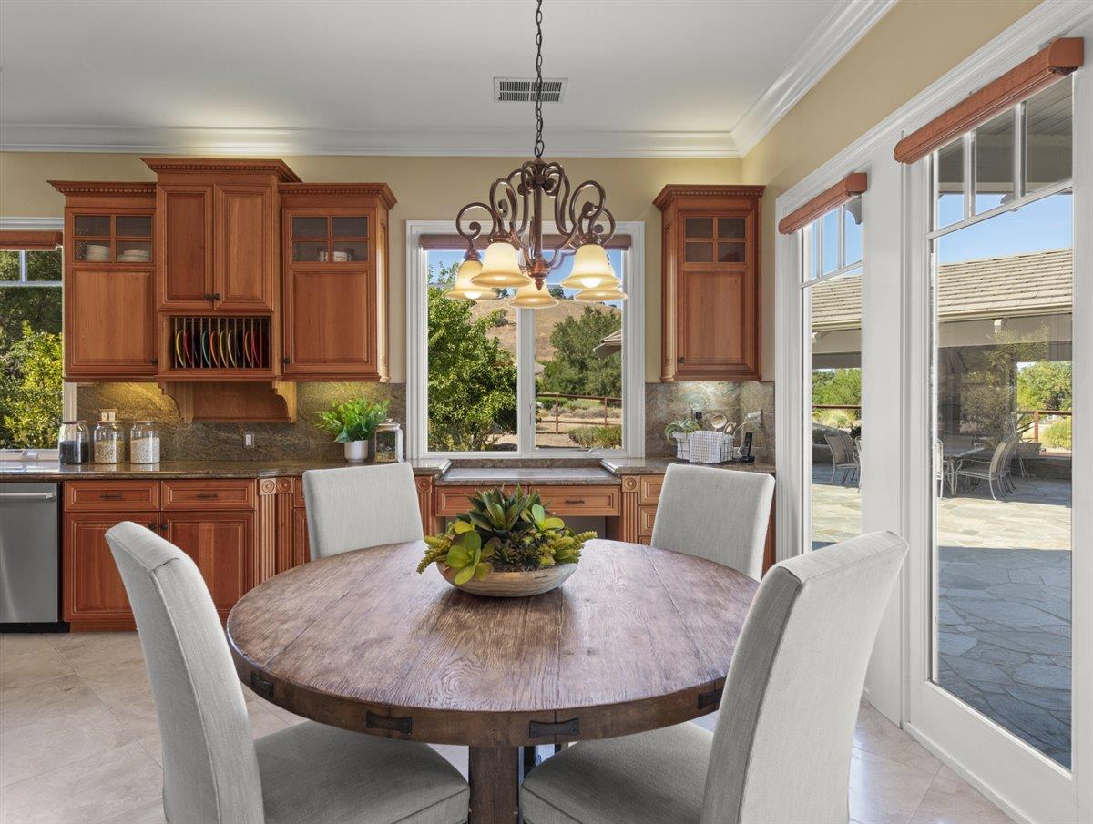 Detail Gallery Image 50 of 86 For 286 Mountain Laurel Ln, Los Gatos,  CA 95032 - 6 Beds | 5/1 Baths