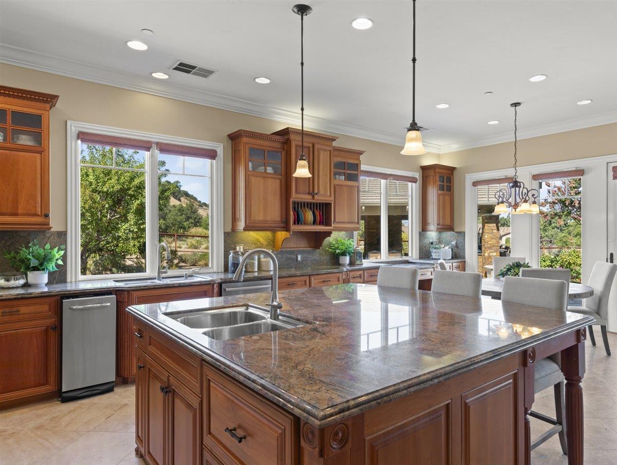 Detail Gallery Image 59 of 86 For 286 Mountain Laurel Ln, Los Gatos,  CA 95032 - 6 Beds | 5/1 Baths