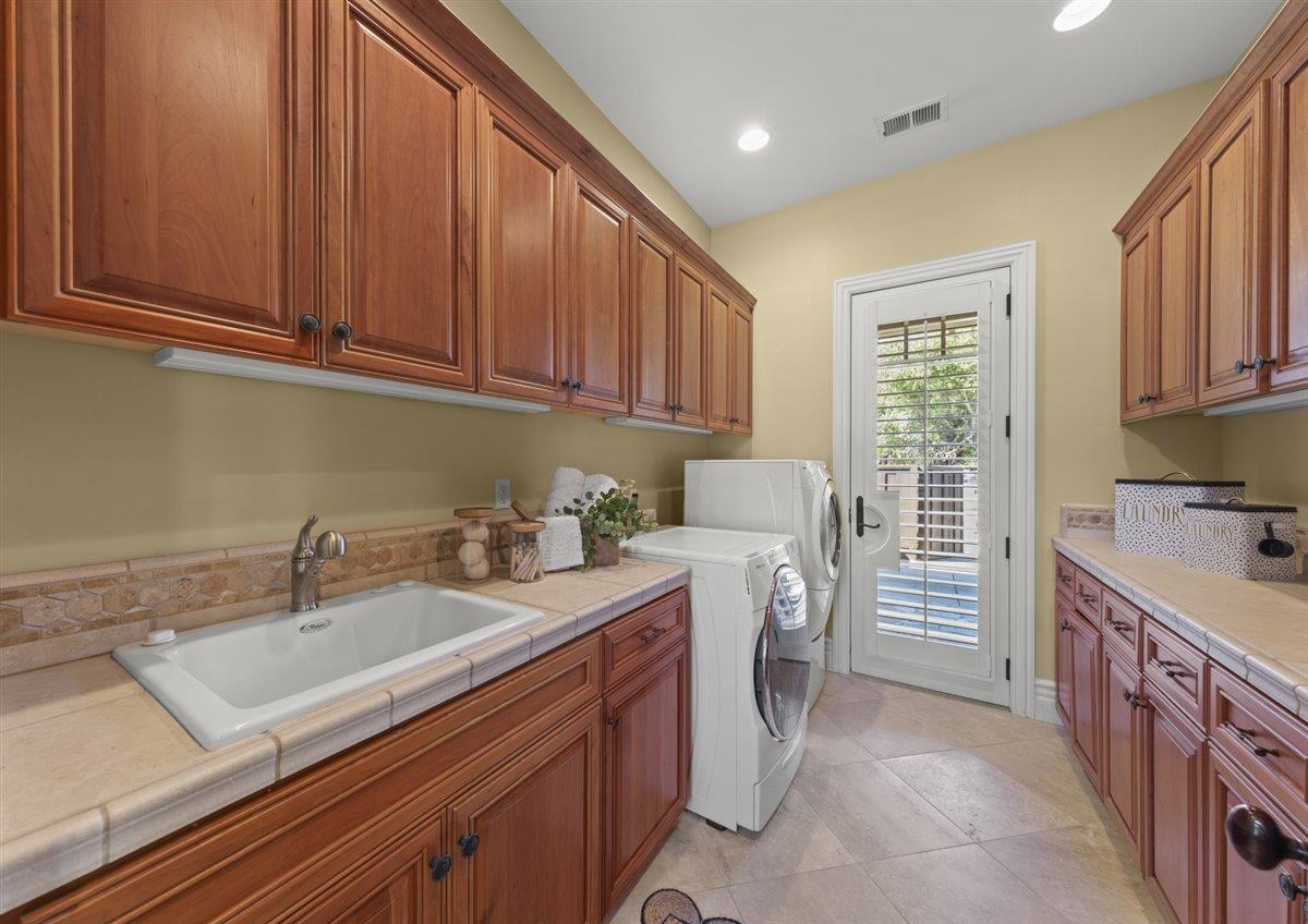 Detail Gallery Image 65 of 86 For 286 Mountain Laurel Ln, Los Gatos,  CA 95032 - 6 Beds | 5/1 Baths