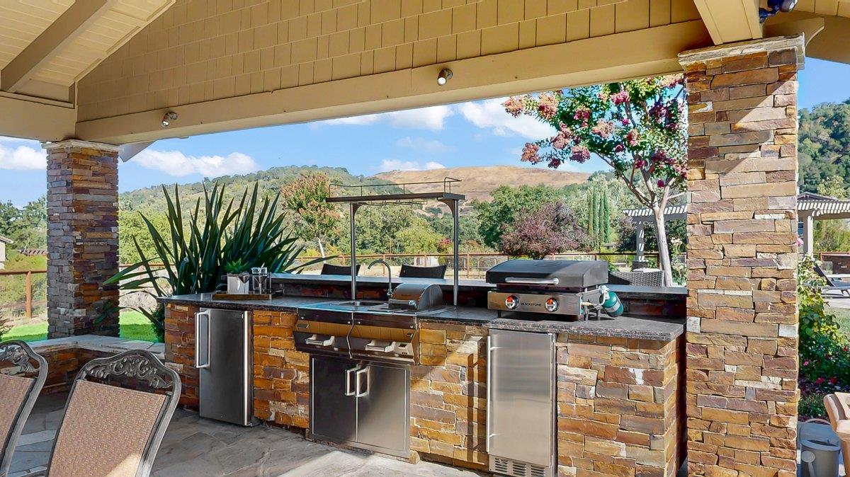 Detail Gallery Image 67 of 86 For 286 Mountain Laurel Ln, Los Gatos,  CA 95032 - 6 Beds | 5/1 Baths
