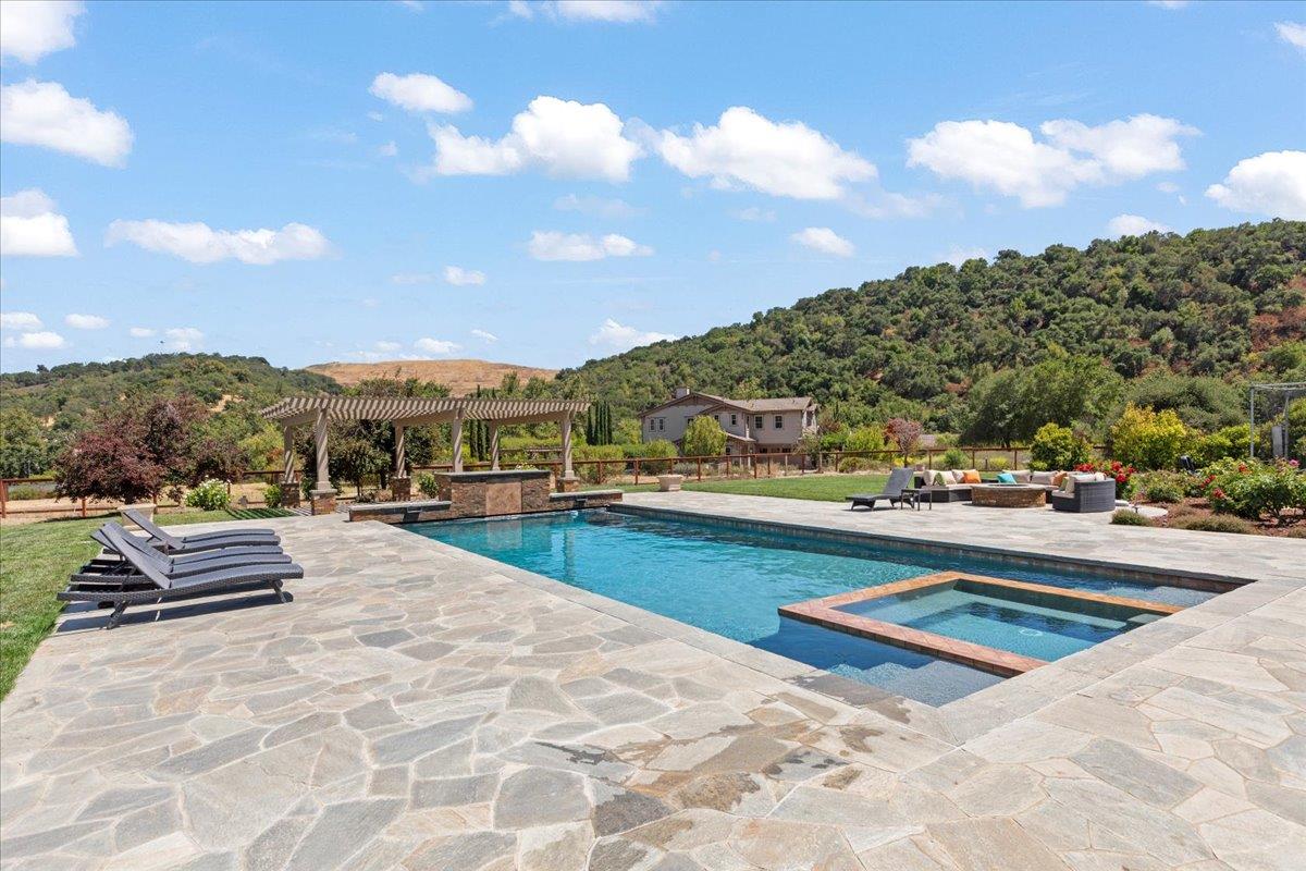 Detail Gallery Image 78 of 86 For 286 Mountain Laurel Ln, Los Gatos,  CA 95032 - 6 Beds | 5/1 Baths